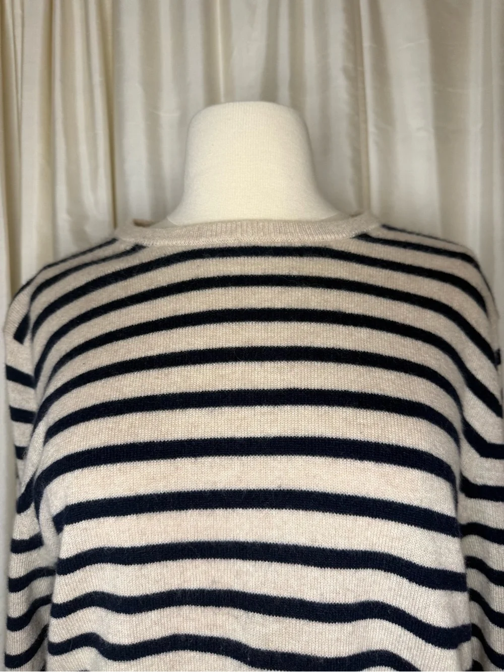 Crew 100% Cashmere Striped Crewneck Sweater Navy Cream Men’s Medium